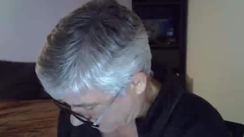 Snapshot of patrick5275 chatting on February 9, 8:13 pm patrick5275 online show from February 9, 8:13 pm