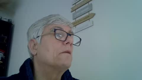 Snapshot of patrick5275 chatting on February 28, 7:05 am patrick5275 online show from February 28, 7:05 am