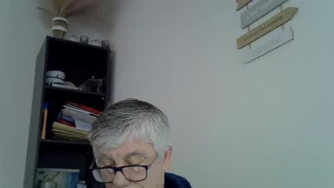 Snapshot of patrick5275 chatting on March 4, 6:37 am patrick5275 online show from March 4, 6:37 am