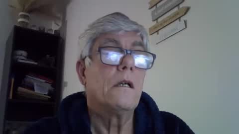 Snapshot of patrick5275 chatting on March 1, 9:37 pm patrick5275 online show from March 1, 9:37 pm