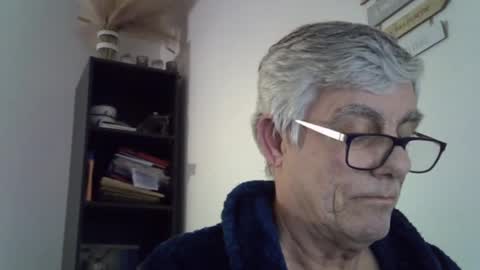 Snapshot of patrick5275 chatting on March 3, 8:00 pm patrick5275 online show from March 3, 8:00 pm
