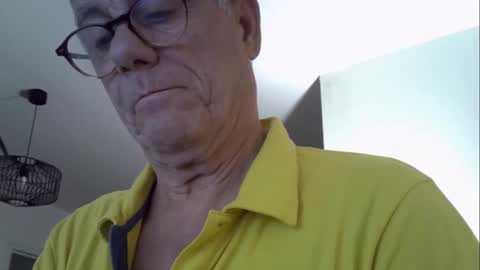 Snapshot of patrick5275 chatting on October 19, 10:03 pm patrick5275 online show from October 19, 10:03 pm