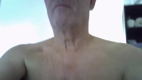 Snapshot of patrick5275 chatting on October 11, 6:29 am patrick5275 online show from October 11, 6:29 am