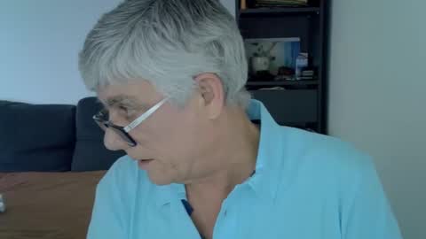 Snapshot of patrick5275 chatting on February 20, 1:40 pm patrick5275 online show from February 20, 1:40 pm