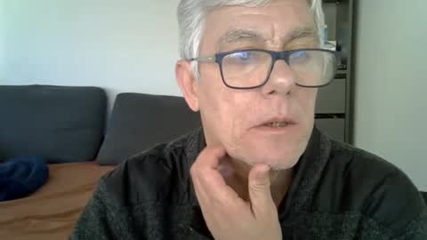 Snapshot of patrick5275 chatting on February 4, 9:38 am patrick5275 online show from February 4, 9:38 am