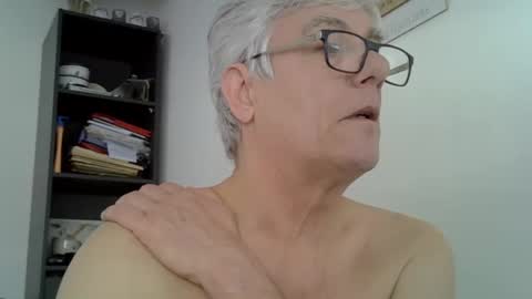 Snapshot of patrick5275 chatting on March 2, 9:42 am patrick5275 online show from March 2, 9:42 am