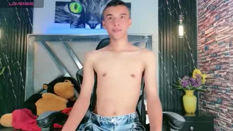 Snapshot of patrick_naughty1 chatting on September 24, 12:28 am Feliphe online show from September 24, 12:28 am