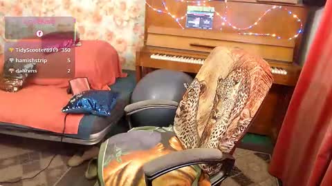 PatsyORose online show from November 25, 5:50 am