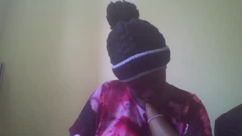 Snapshot of pattiekee chatting on February 4, 9:28 am pk online show from February 4, 9:28 am