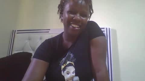 Snapshot of pattiekee chatting on December 10, 10:17 am pk online show from December 10, 10:17 am