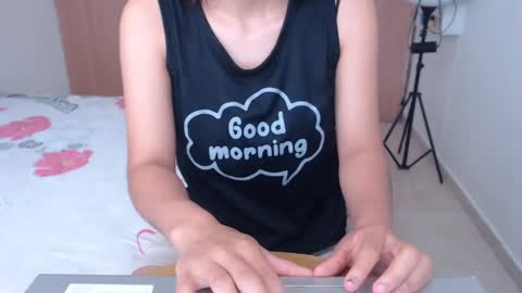 Snapshot of pau_heart chatting on March 1, 9:48 pm Paulina        online show from March 1, 9:48 pm