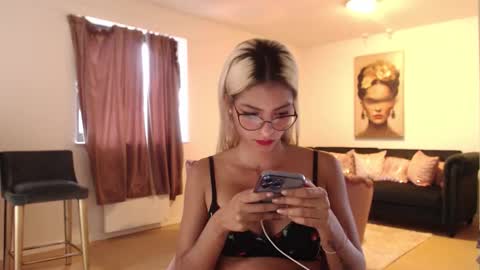 paulina online show from September 15, 5:03 pm