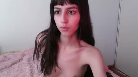 Snapshot of paulainblue chatting on January 23, 2:44 am online show from January 23, 2:44 am