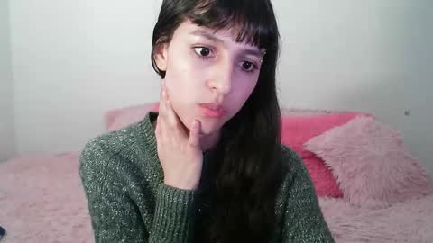 Snapshot of paulainblue chatting on February 11, 2:35 am online show from February 11, 2:35 am