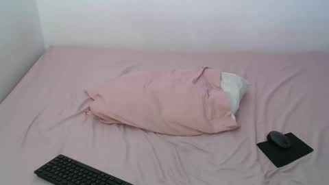 Snapshot of paulainblue chatting on October 26, 2:12 am online show from October 26, 2:12 am