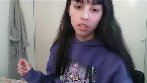 Snapshot of paulainblue chatting on September 22, 2:48 am online show from September 22, 2:48 am