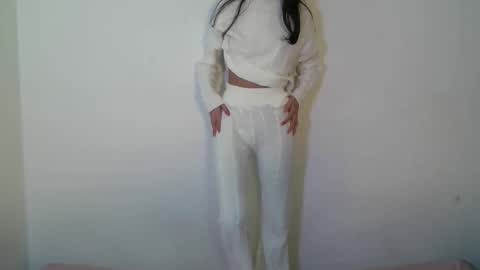 Snapshot of paulainblue chatting on October 30, 4:24 am online show from October 30, 4:24 am