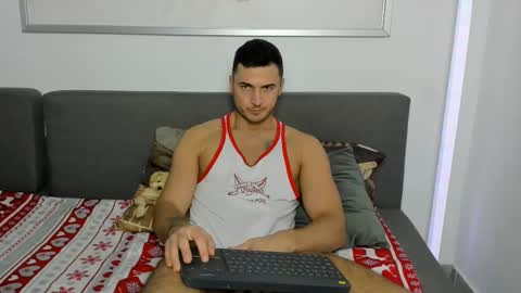 Snapshot of paulblack021 chatting on March 5, 9:48 pm paulblack021 online show from March 5, 9:48 pm