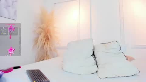 Pau  online show from March 17, 7:08 pm