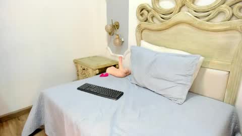 paulina lux online show from April 24, 8:33 pm