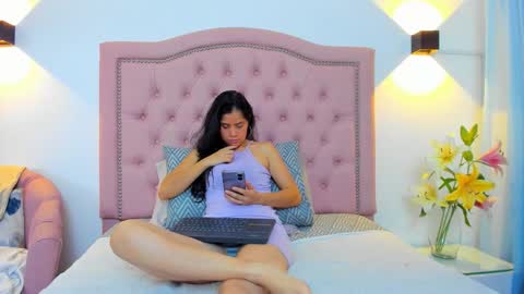 paulinavera online show from March 13, 1:03 pm