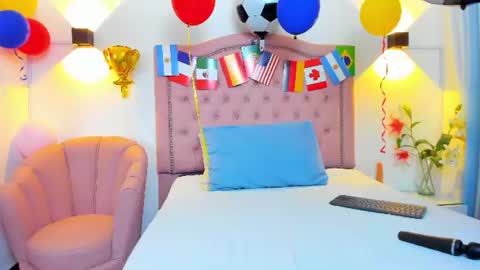 paulinavera online show from June 22, 8:05 pm