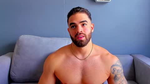 Snapshot of paulphoenix_ chatting on September 29, 8:52 pm Paul Phoenix online show from September 29, 8:52 pm