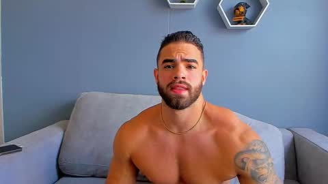 Snapshot of paulphoenix_ chatting on February 19, 9:14 pm Paul Phoenix online show from February 19, 9:14 pm