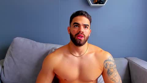 Snapshot of paulphoenix_ chatting on September 17, 8:34 pm Paul Phoenix online show from September 17, 8:34 pm