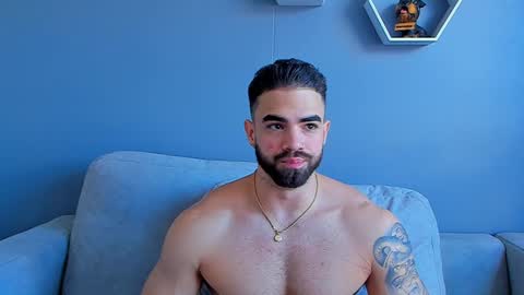 Snapshot of paulphoenix_ chatting on December 18, 7:41 pm Paul Phoenix online show from December 18, 7:41 pm