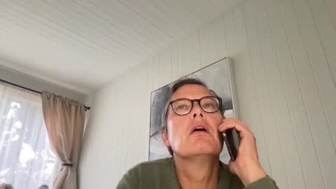 paulwill2377 online show from November 18, 12:35 am