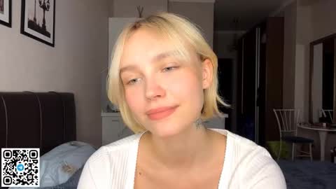 Lola online show from October 24, 4:52 pm