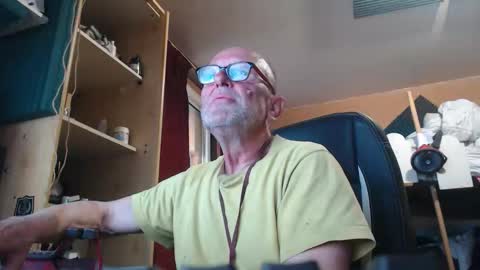 pc8474408 online show from April 29, 6:13 pm