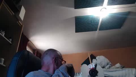 pc8474408 online show from April 29, 12:43 pm