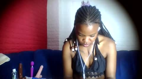 peach_melbah online show from June 19, 9:15 am
