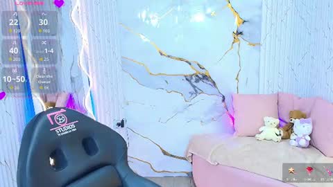 peachy_tay online show from July 24, 11:40 am