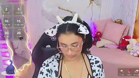 peachy_tay online show from June 11, 11:30 am