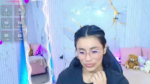 peachy_tay online show from July 23, 11:30 am