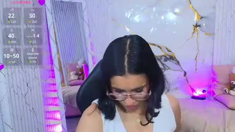peachy_tay online show from July 28, 11:39 am