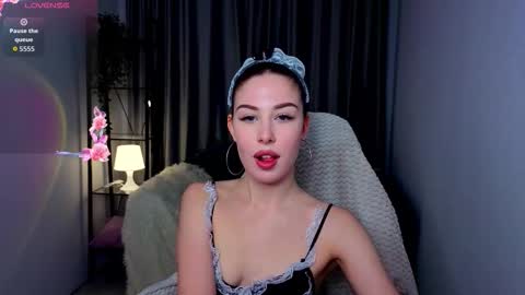 Chloe online show from November 29, 5:42 pm