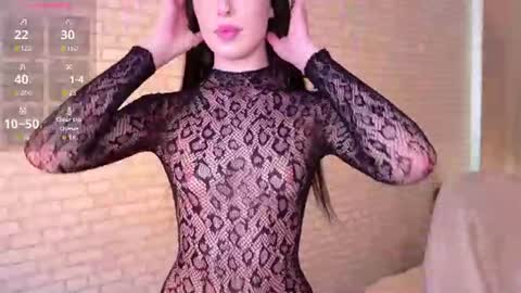 Chloe online show from June 20, 1:50 pm