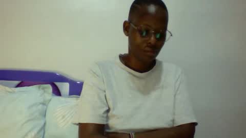 peacockxx online show from April 2, 5:04 am