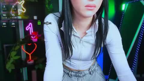 pearl_heart online show from April 30, 8:14 pm