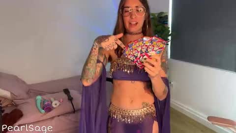 Snapshot of pearl_sage chatting on October 7, 10:50 pm Pearl Sage online show from October 7, 10:50 pm