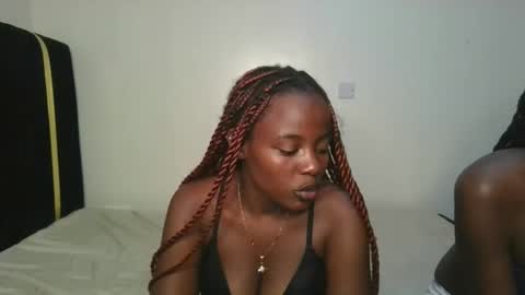 vel online show from November 9, 9:39 pm