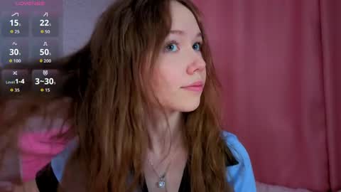 pearly_peach_ online show from May 17, 6:06 pm