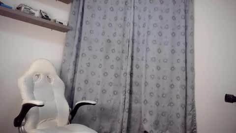 Pedro online show from December 18, 2:07 am