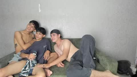 CAIN-19  ALLEN-18 RONALD-18 AUSTIN-18 MOD DANTE online show from April 30, 8:57 pm