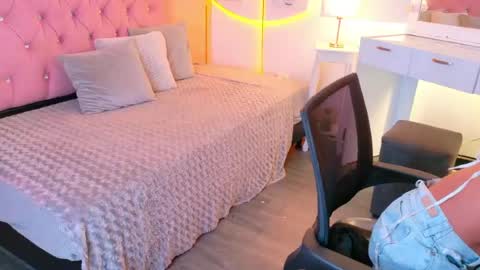 peneelopeecute online show from June 16, 9:08 pm