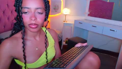 peneelopeecute online show from June 28, 9:44 pm